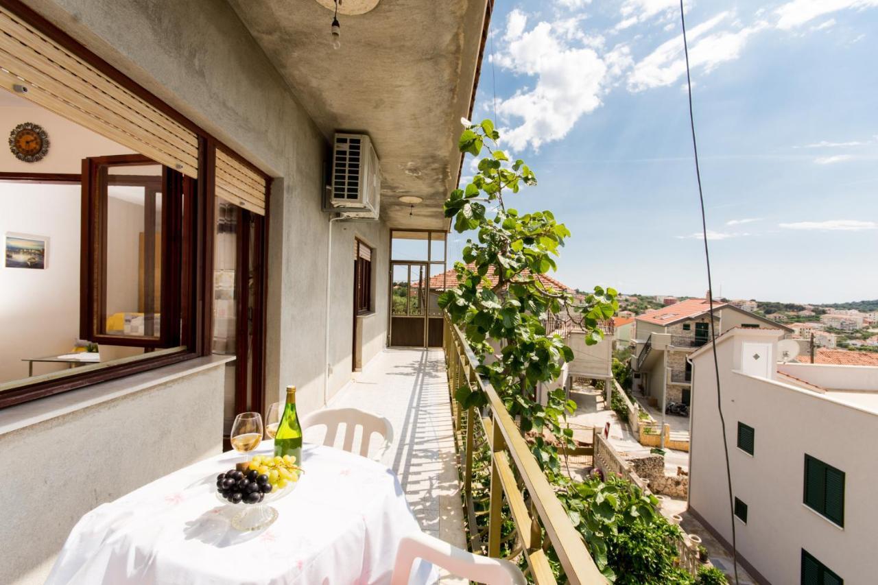 Apartmani Mila A1 & A2 & 3 Trogir Exteriör bild