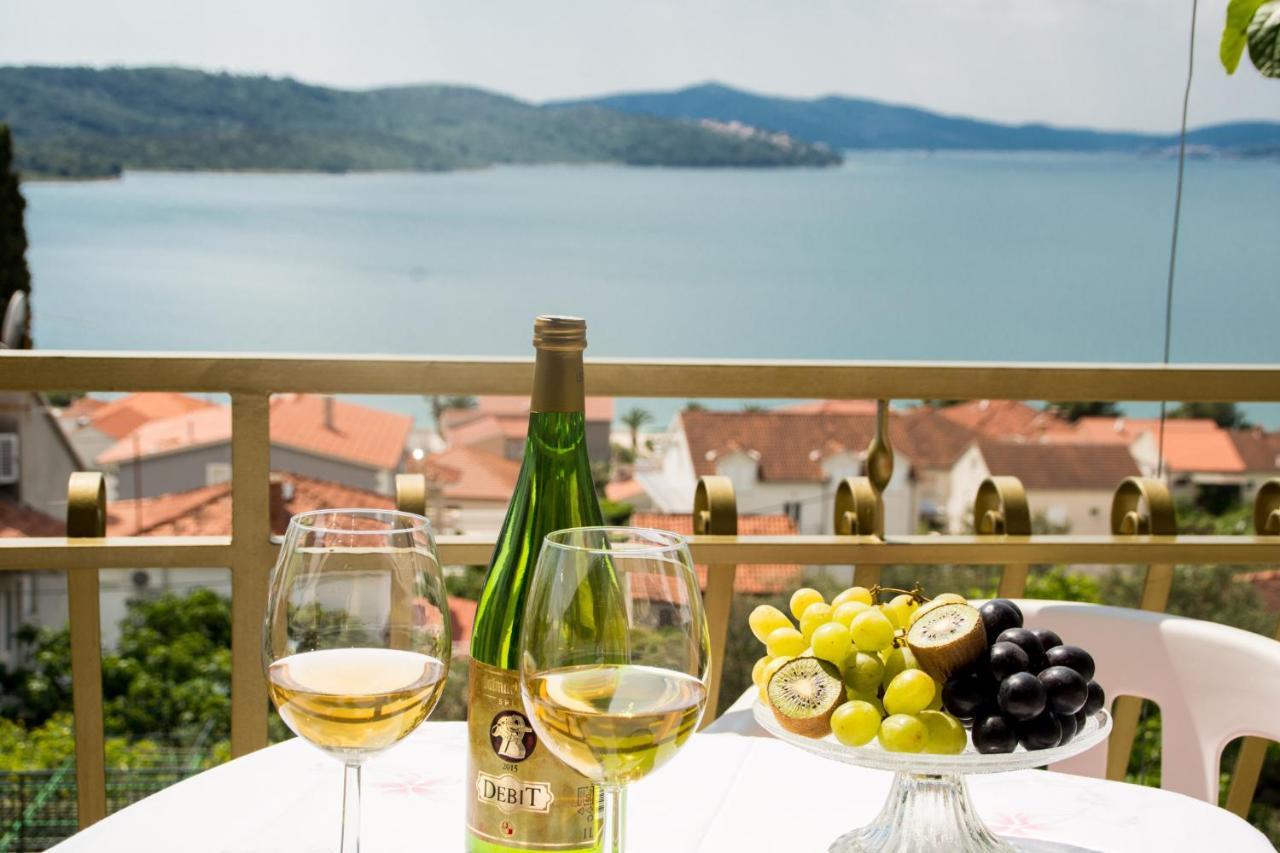 Apartmani Mila A1 & A2 & 3 Trogir Exteriör bild