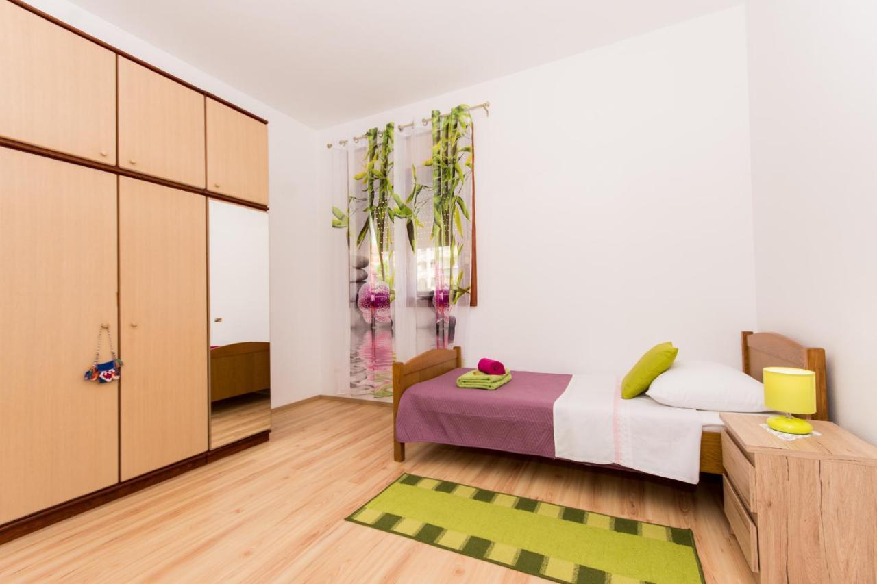 Apartmani Mila A1 & A2 & 3 Trogir Exteriör bild