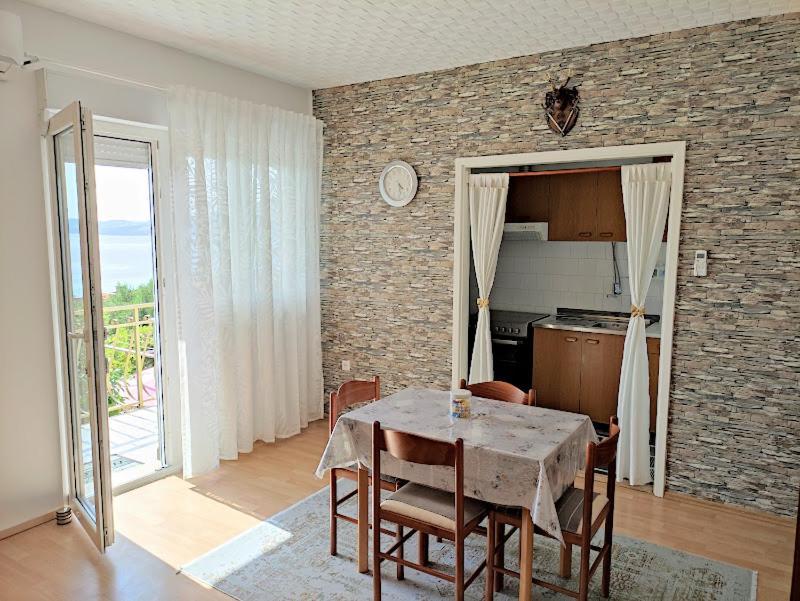 Apartmani Mila A1 & A2 & 3 Trogir Exteriör bild