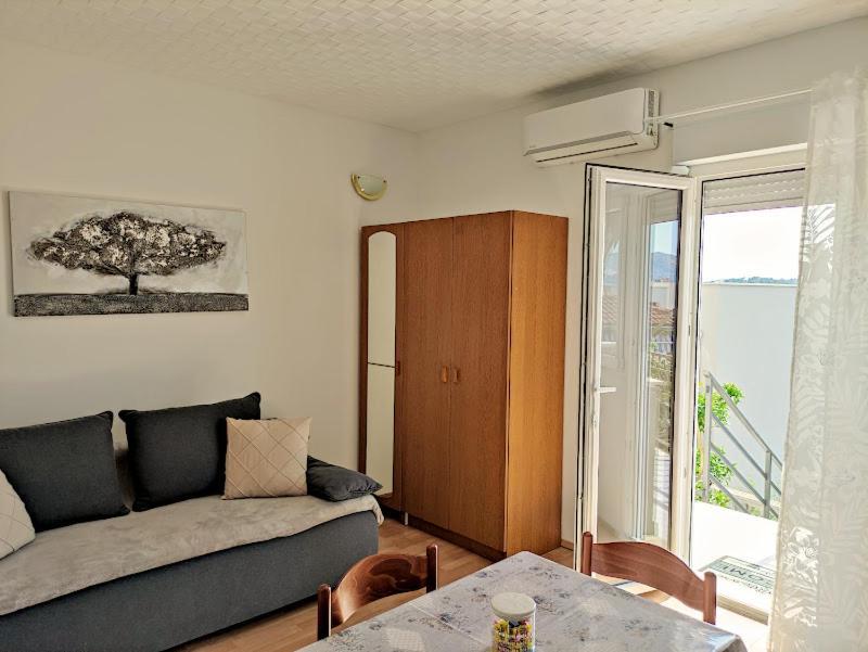 Apartmani Mila A1 & A2 & 3 Trogir Exteriör bild