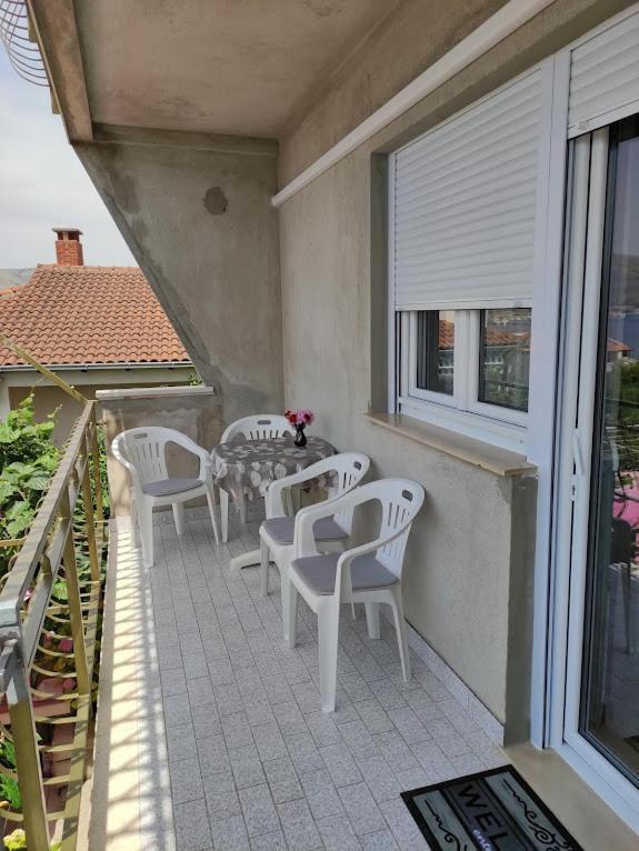 Apartmani Mila A1 & A2 & 3 Trogir Exteriör bild