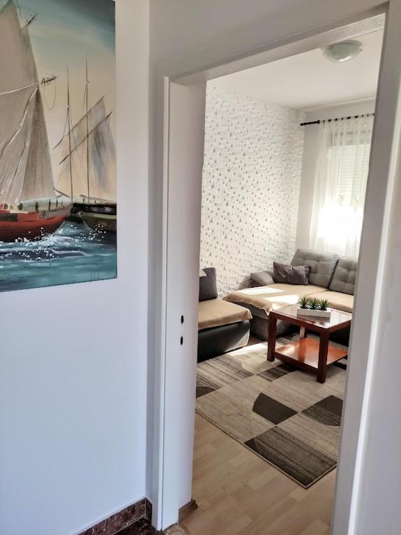 Apartmani Mila A1 & A2 & 3 Trogir Exteriör bild