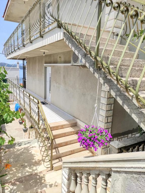 Apartmani Mila A1 & A2 & 3 Trogir Exteriör bild